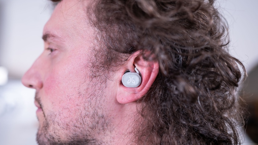 the jaybird vista will only fit into larger ears.