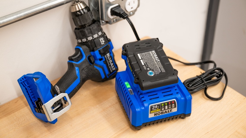 kobalt xtr 24-volt 1/2-in keyless brushless cordless drill kxdd 1424a-03 - the xtr has a strong battery life but relatively long charging times.