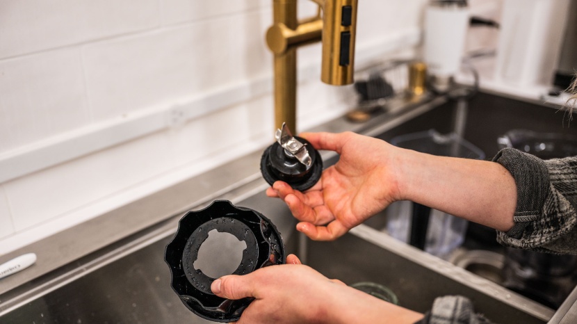 hamilton beach power elite - fortunately, the base of this blender is easily disassembled for...