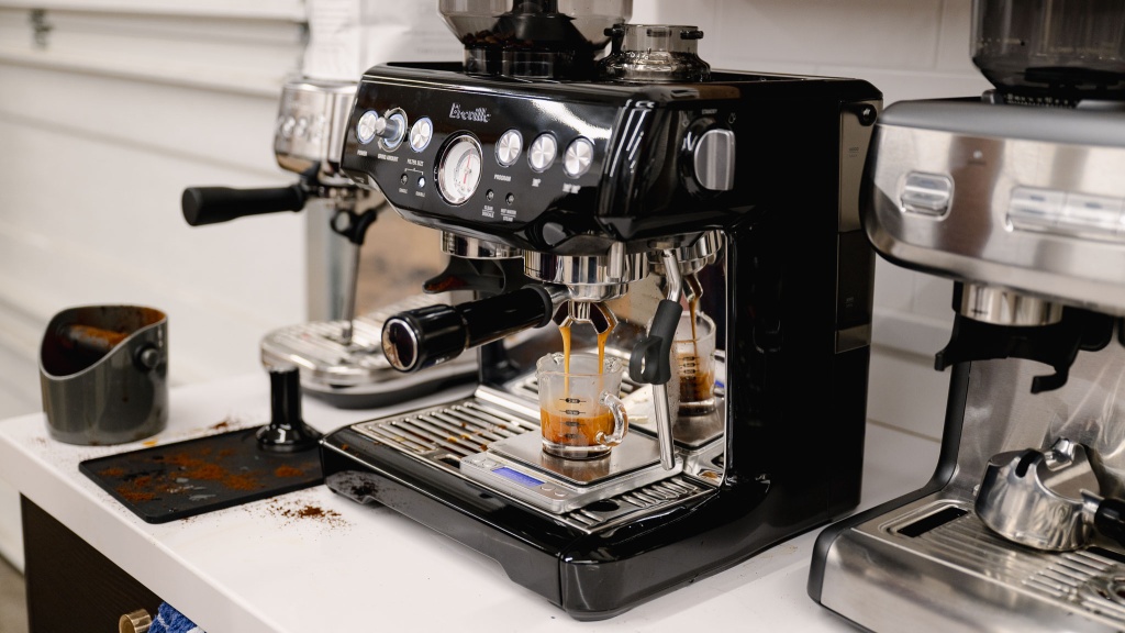 breville barista express - showing off in front of the cameras: our barista express as it pulls...