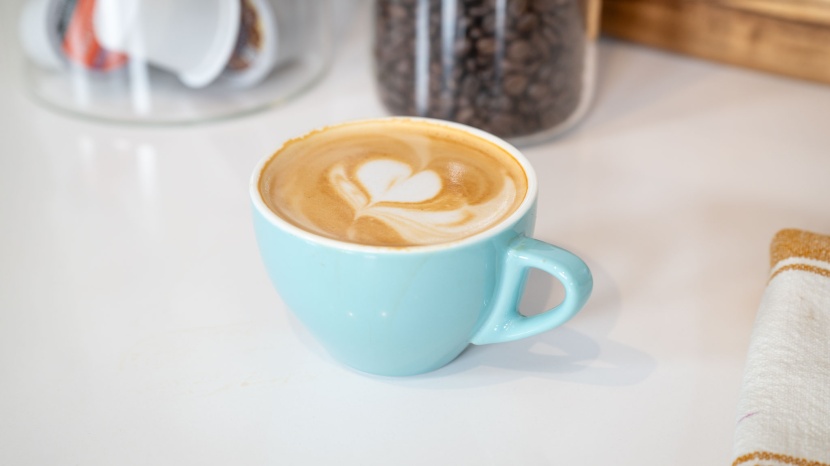 breville bambino plus - the final product. not too bad for a cappuccino produced by pushing...