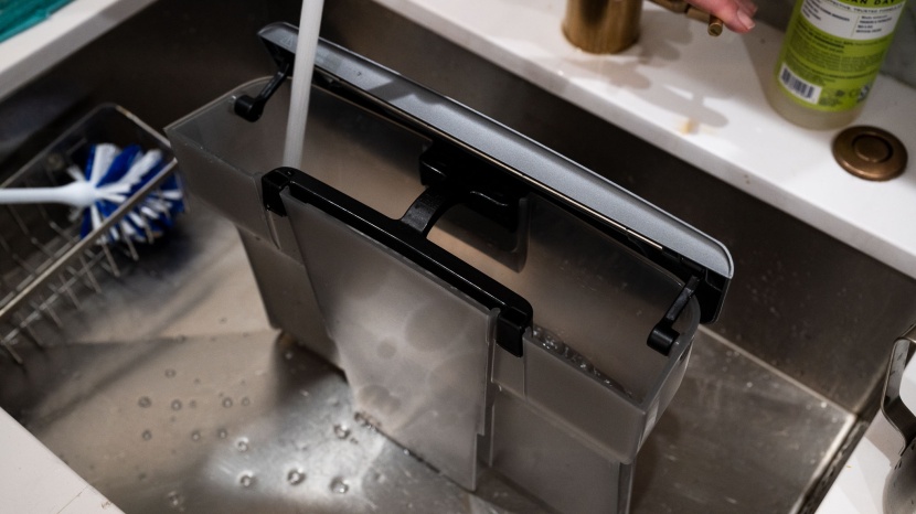 calphalon temp iq - refilling the temp iq&#039;s massive 94-ounce water tank.