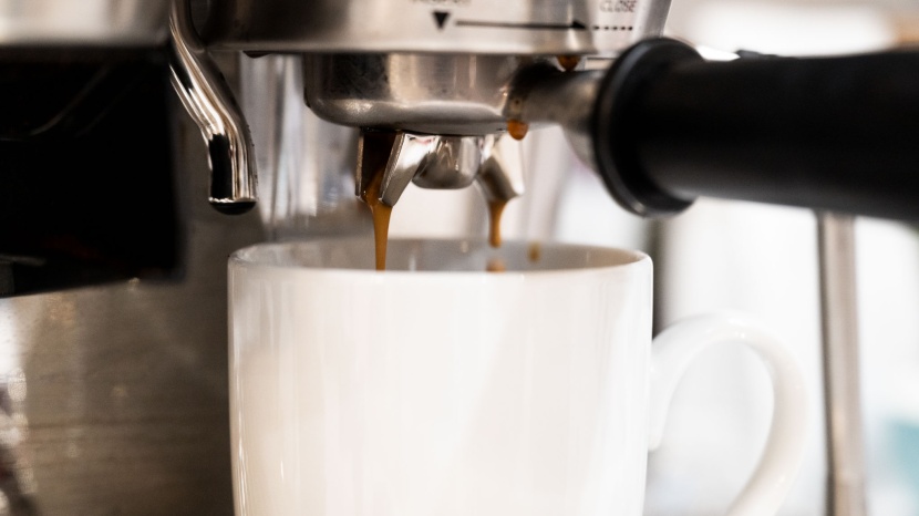 de&#039;longhi la specialista arte - pulling an excellent double shot at the push of a button.