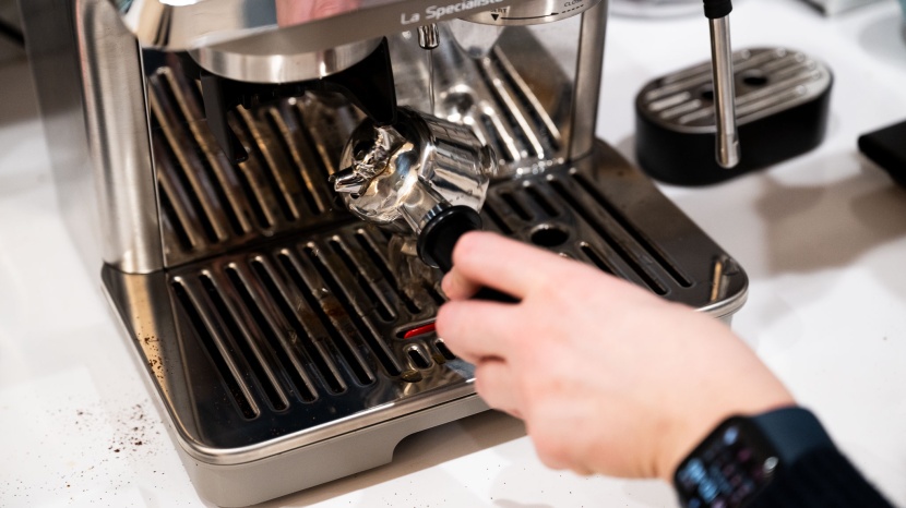 de&#039;longhi la specialista arte - the la specialista comes with a hot water spout which makes it easy...