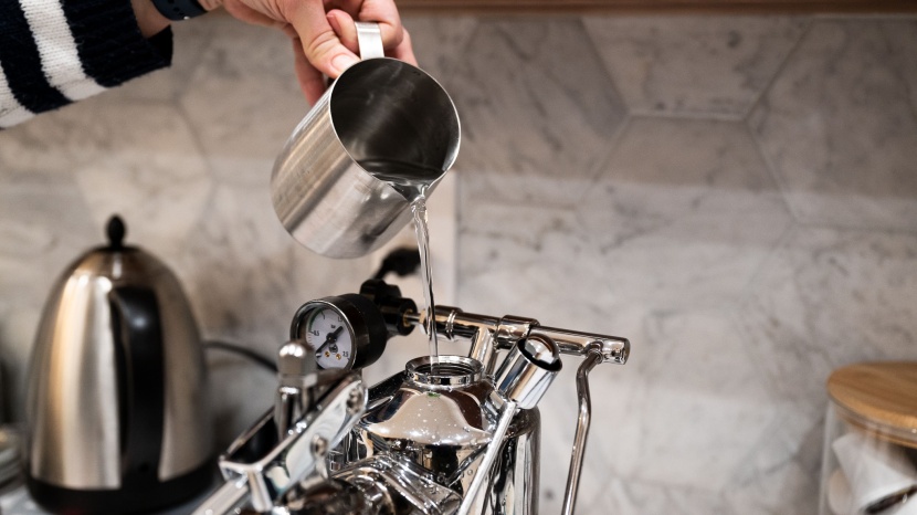 la pavoni - refilling the 38-ounce boiler tank. it&#039;s small, and it&#039;s also...