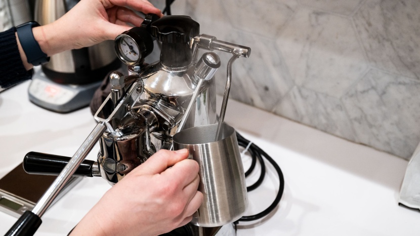 la pavoni - our third attempt at making microfoam. the results were lackluster.