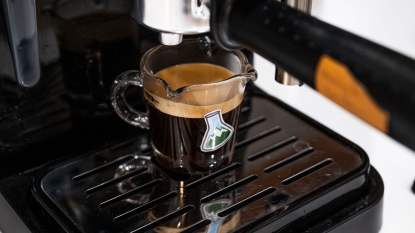 de&#039;longhi stilosa - getting up close and personal with the stilosa&#039;s subpar crema.