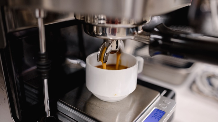 brewing beautiful espresso with rich, golden crema.