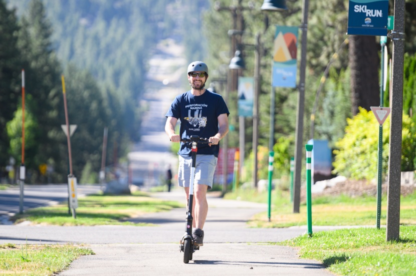 gotrax g4 - cruising uphill on the g4.