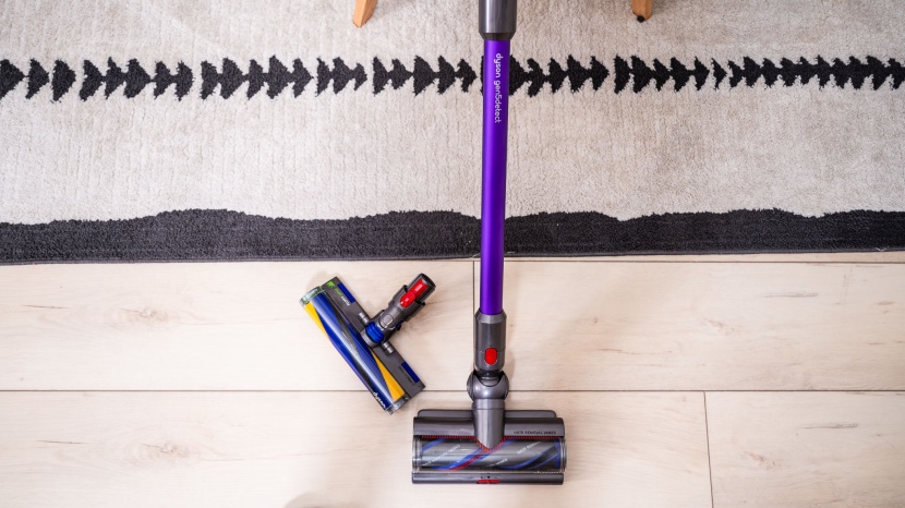 dyson gen5detect - the dyson gen5detect features two brush heads, one for carpet and...