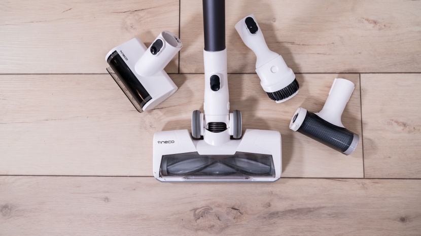 tineco pure one s11 - it comes with plenty of attachments.