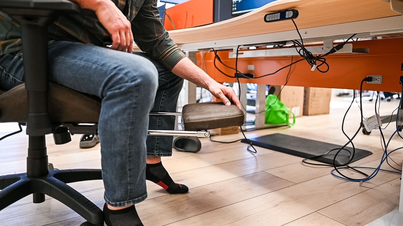 dowinx retro series ls-6689s - all gaming chairs can benefit from a footrest. this model offers...