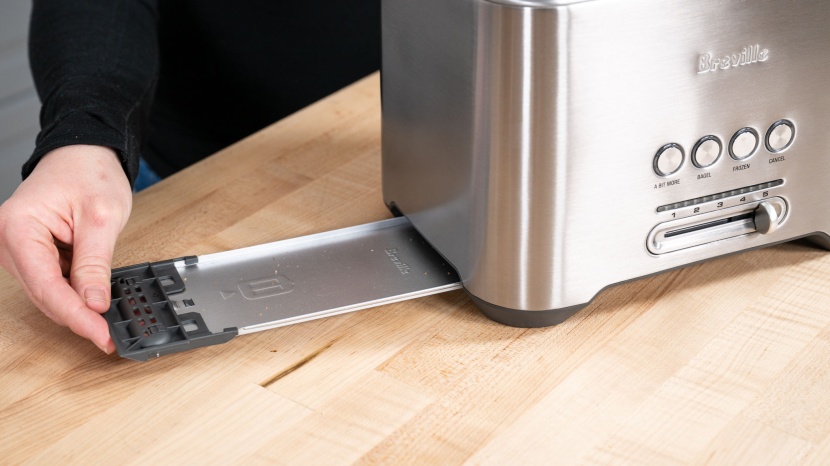 breville bit more 2 slice - the crumb tray is easily accessible for regular cleaning.