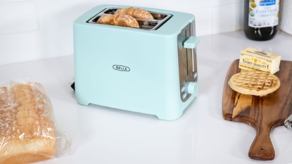 Product photo of Bella 2 Slice Auto Shut Off