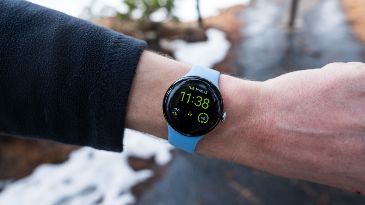 Google Pixel Watch 2 Review (This model has sufficient battery life for fitness tracking most outdoor activities.)