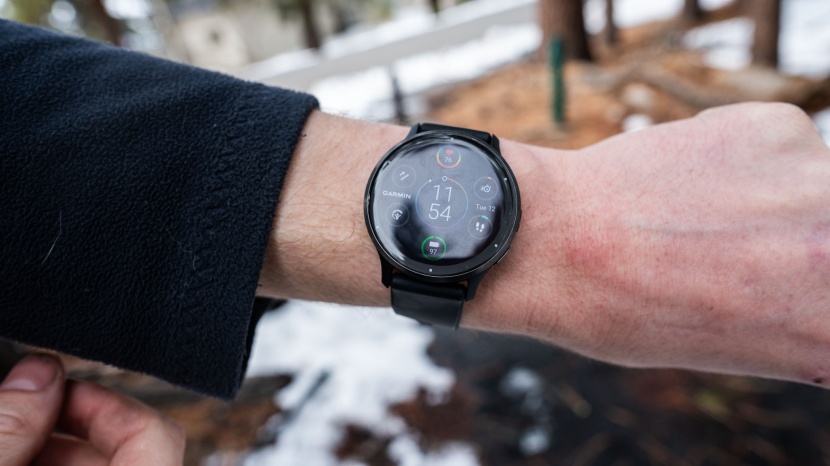 one of the drawbacks to gorilla glass is that there is minimal glare...