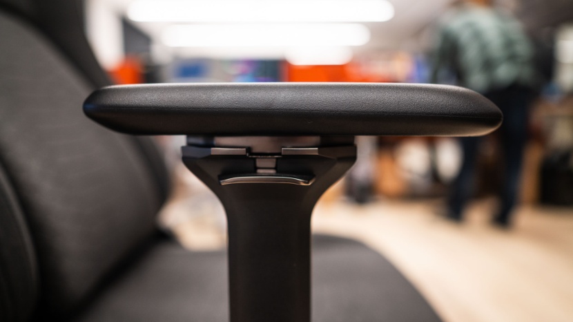 razer iskur v2 - these armrests can be adjusted to swivel and will go high enough to...