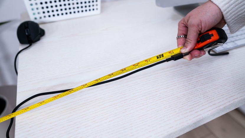 mouse - a long, flexible, snag-free cord ensures seamless and uninterrupted...