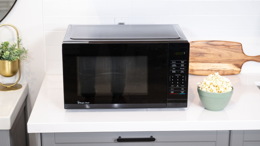 magic chef mc110mb - the magic chef excels at the basics.