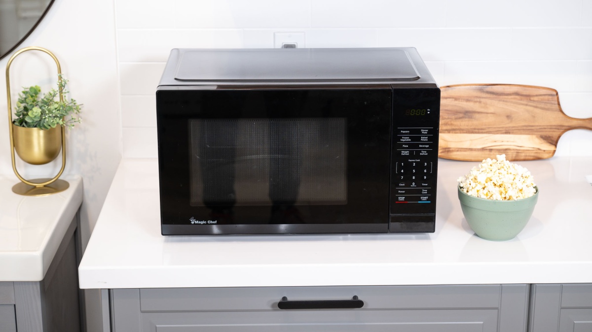 Magic Chef MC110MB Review