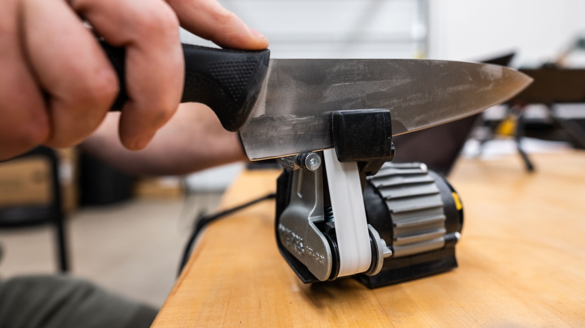 Work Sharp Ken Onion Edition Review (The direction of pull of the abrasive sheets on the Ken Onion sharpener have a great deal to do with the quality of...)