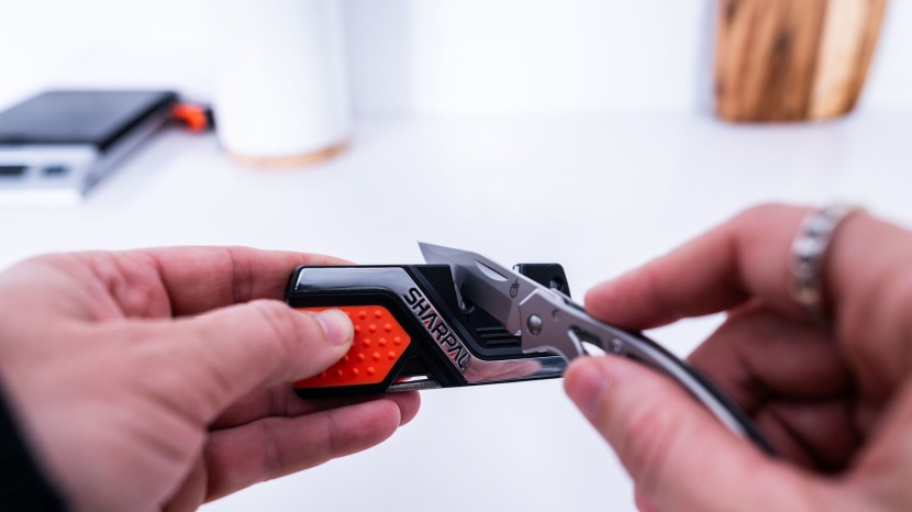 the sharpal 6-in-1 offers a convenient, quick fix for pocket knives...