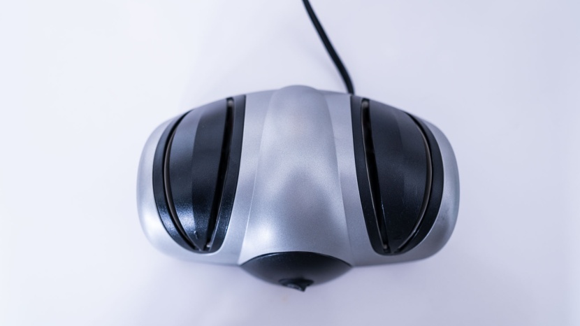 presto eversharp - stage one and stage two each have two slots. to sharpen serrated...