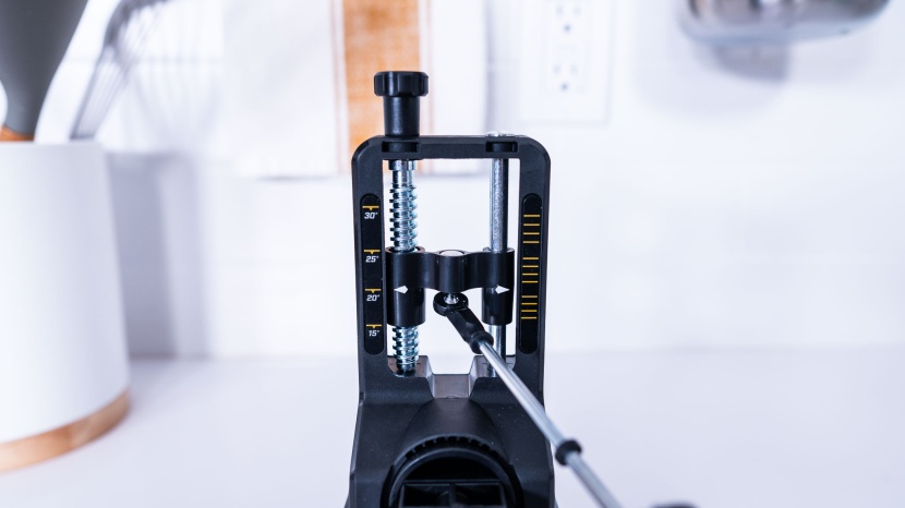 work sharp precision adjust - adjusting the grind angle involves twisting a knob at the top of the...