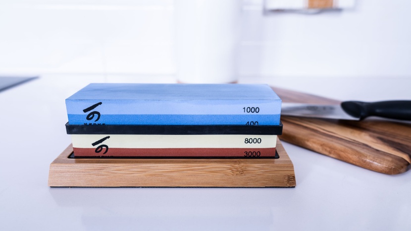 kerye professional japanese whetstone set - the kerye profession japanese whetstone set is on the larger side...