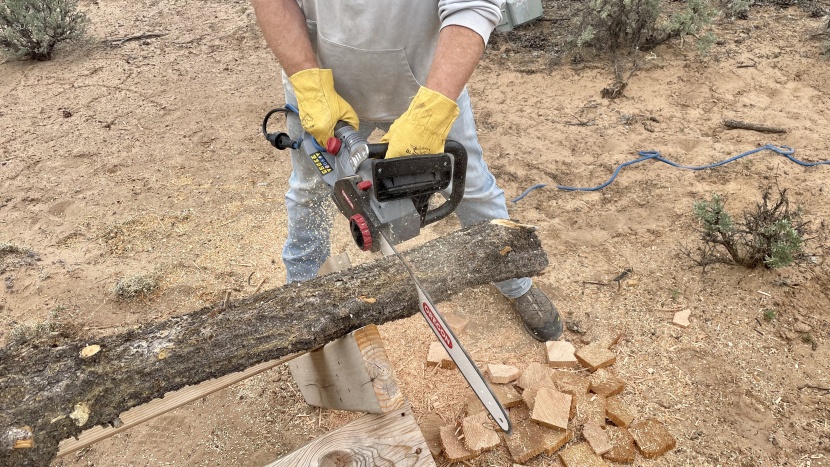 chainsaw - the oregon cs1500 offers exceptional value, combining affordability...