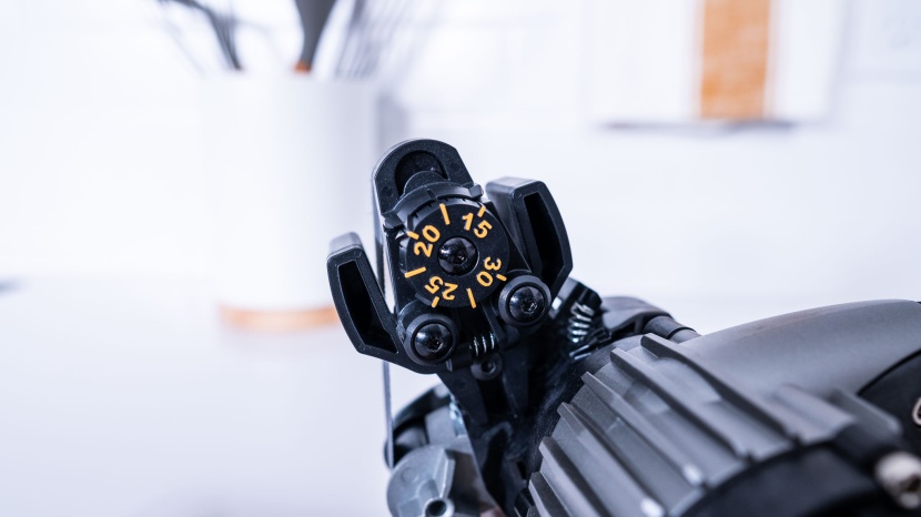 work sharp ken onion edition - the angle guide on the ken onion is adjustable from 15° to 30°...