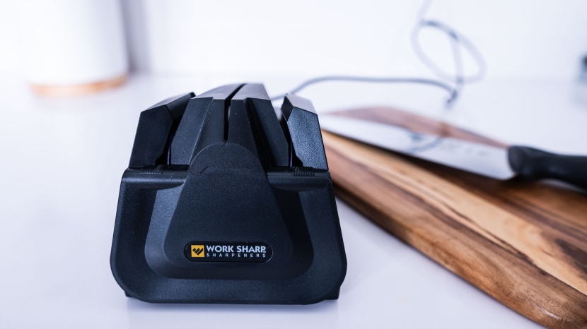 the work sharp is an excellent electric knife sharpener that can...