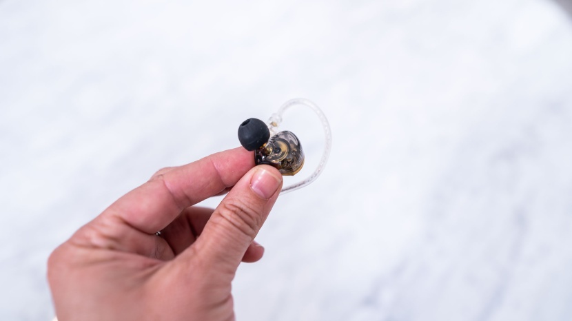 linsoul kz zsn pro x - these earbuds feel fine, but they&#039;re too easy to dislodge.