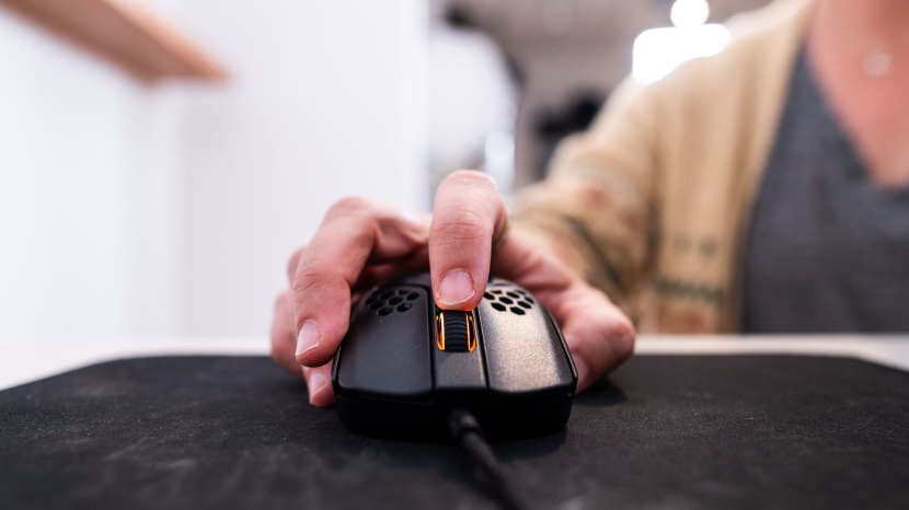 hyperx pulsefire haste - the size, sound, and resistance of the haste's scroll wheel are just...