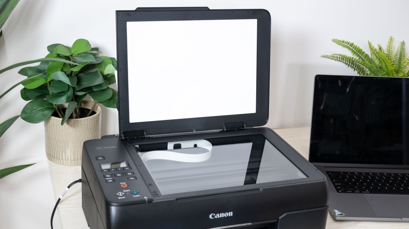 photo printer - in addition to printing, the pixma g620 has a high quality scanner.