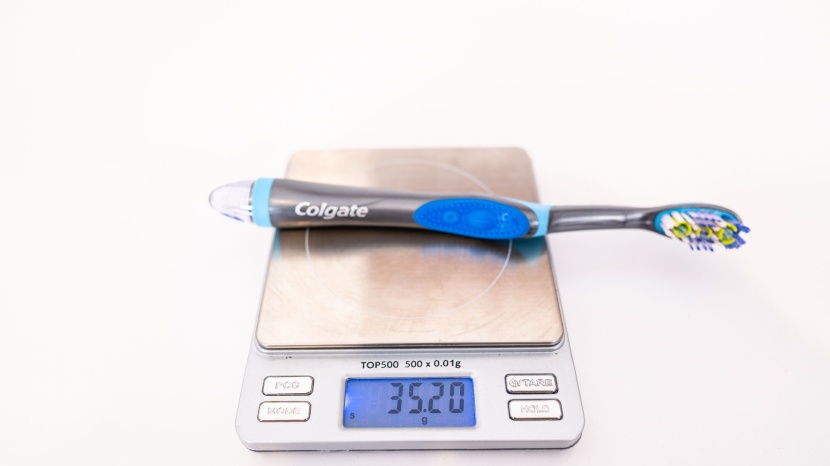 colgate 360 total advanced floss-tip - the colgate 360 electric toothbrush is a bit bulky and heavier than...