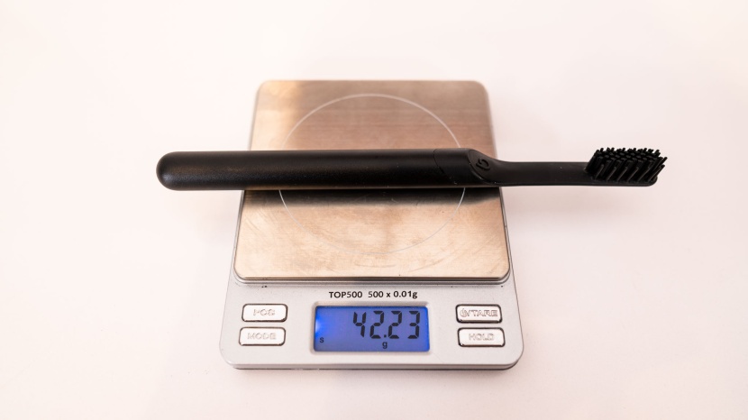 quip smart - the quip smart is an average weighted electric toothbrush.