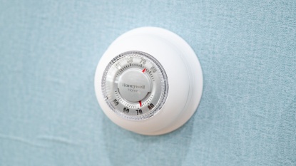 Product photo of Honeywell Home CT87K1004 Round Heat Only