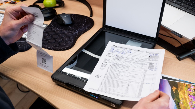 epson perfection v39 ii - although it produces high-quality scans, the epson perfection v39 ii...