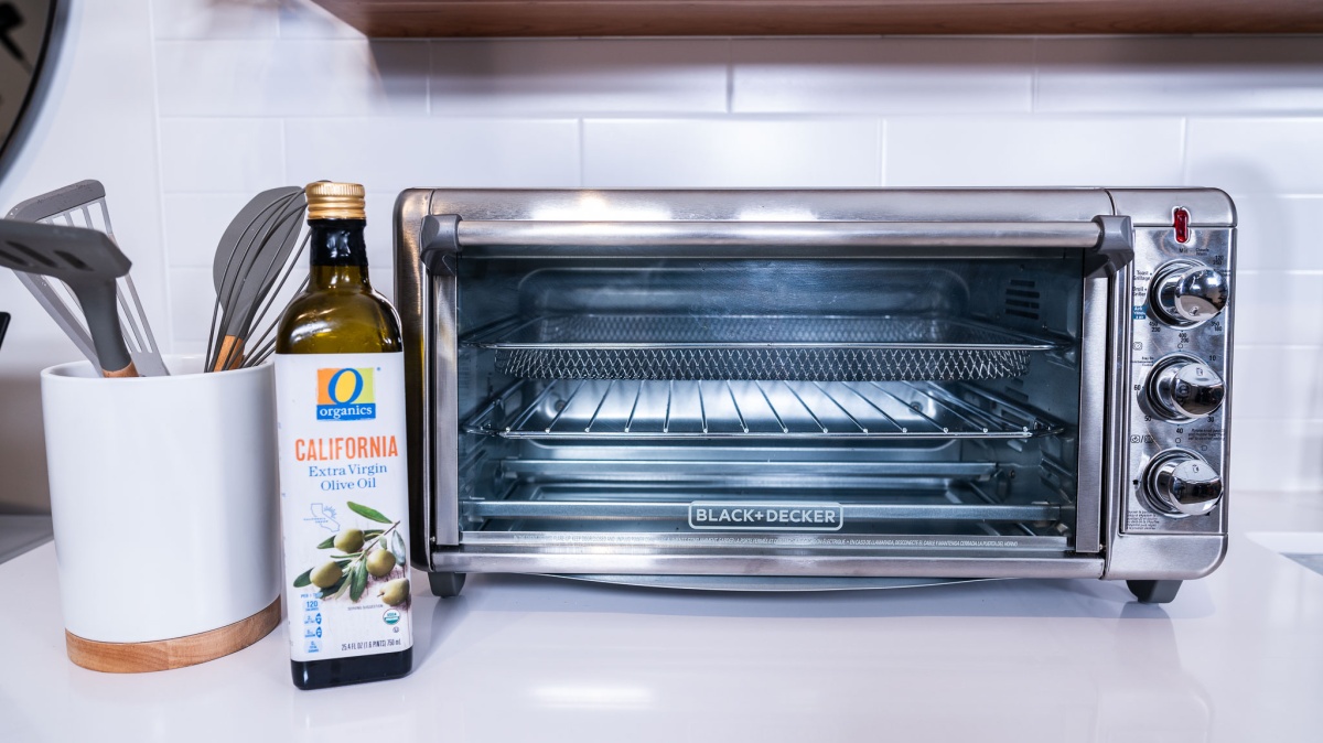 Black+Decker Extra Wide Crisp N' Bake Review (The Black+Decker Extra Wide Crisp N'Bake is a versatile budget option.)