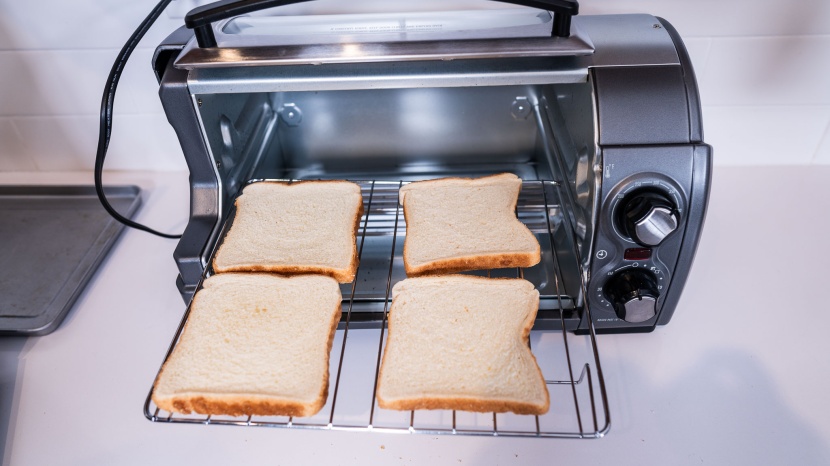 hamilton beach easy reach 4-slice - the easy reach can handle a few pieces of bread, but for even...