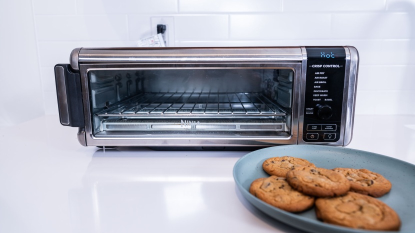 ninja foodi digital oven - this unit boasts incredible temperature accuracy and incorporates a...
