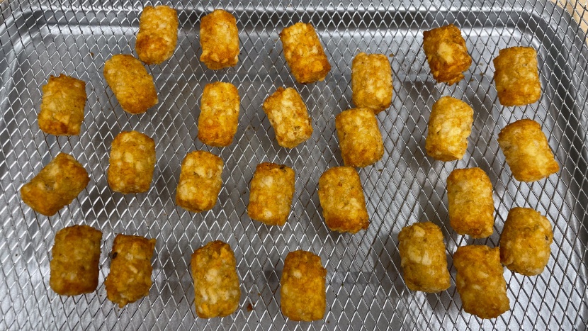 black+decker extra wide crisp n&#039; bake - this oven made tots that were crisp and yummy.
