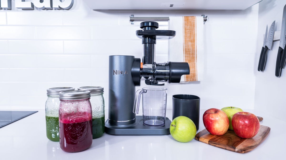 Ninja Never Clog Cold Press Review (Masticating juicers usually excel with greens, and this is no exception.)