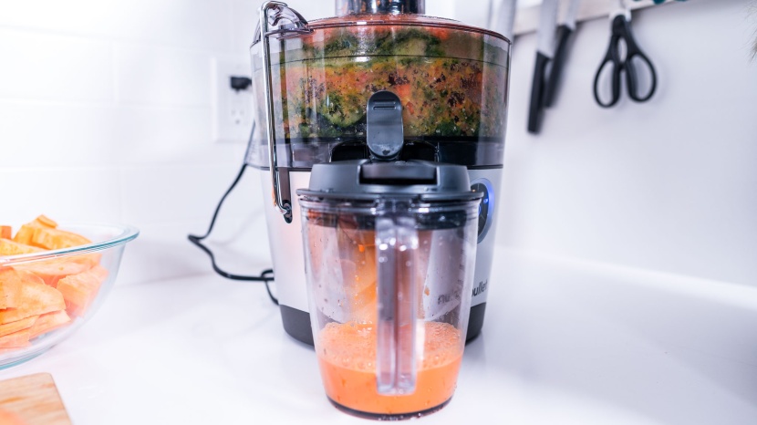 nutribullet juicer pro - the nutribullet juicer pro made smooth and delicious juice blends...