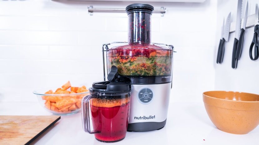 nutribullet juicer pro - this juicer makes high-quality juice from hard and soft produce.