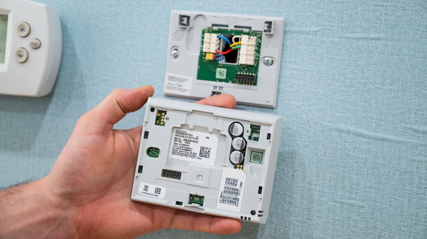 honeywell wifi smart color - this thermostat wasn't the easiest to install, but we got the job...