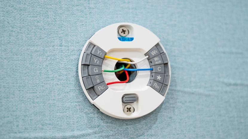 nest learning thermostat - the nest learning thermostat features push-in wire connectors and a...