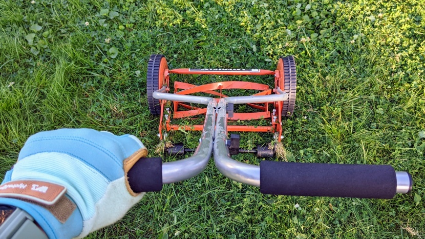 american lawn mower 1204-14 - it&#039;s easy to turn and push this simple mower, though powering...