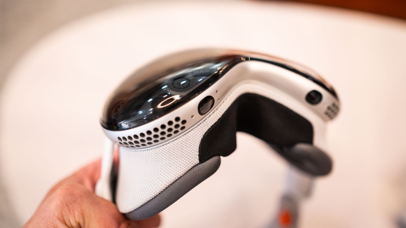 apple vision pro - the vision pro provides excellent sound from speakers that sit above...